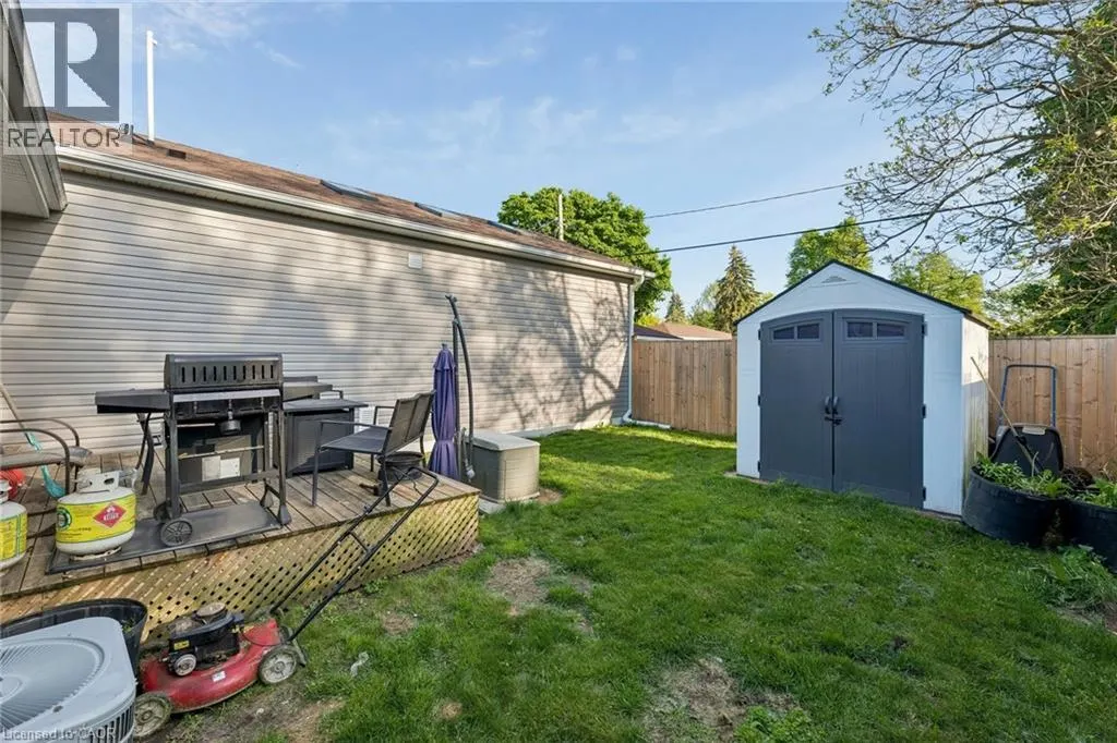 158 LAURENTIAN Drive N