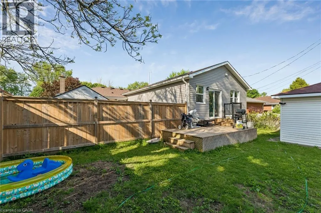 158 LAURENTIAN Drive N