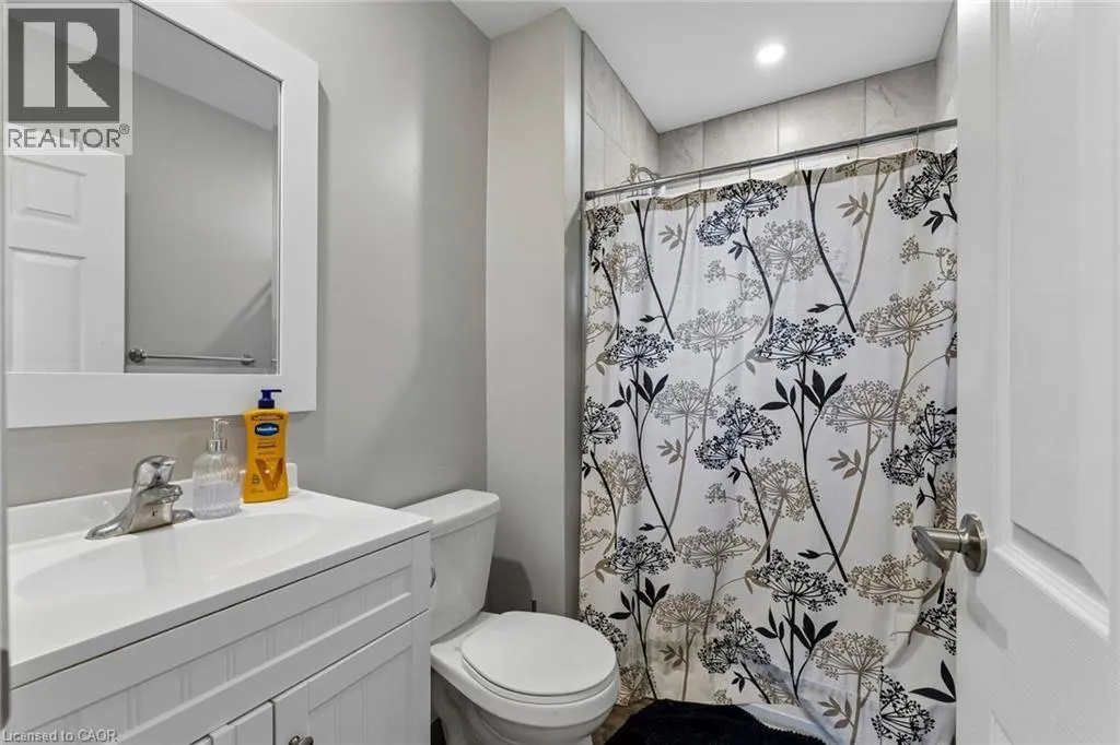 158 LAURENTIAN Drive N