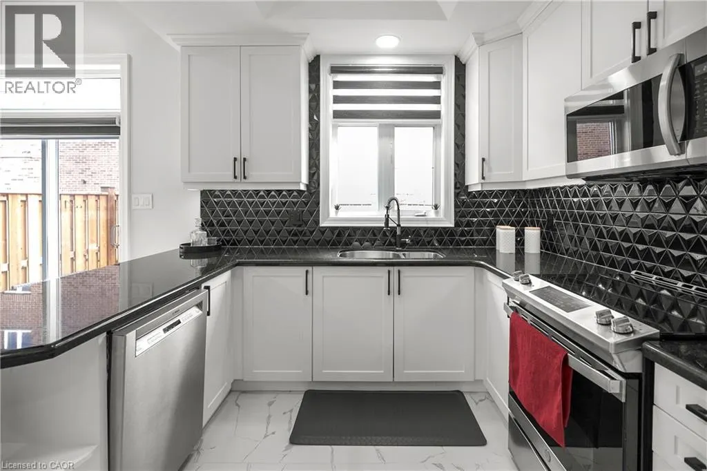 876 GOLF LINKS Road Unit# 16 #16