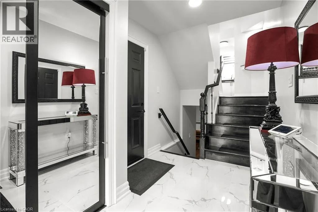 876 GOLF LINKS Road Unit# 16 #16
