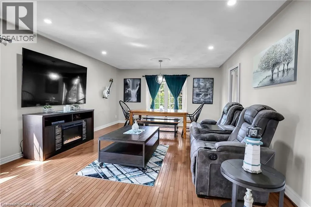 975 FOSS Road