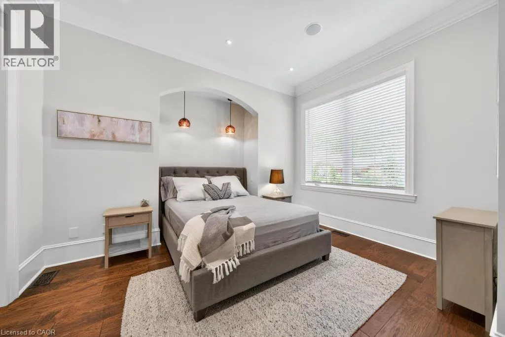 64 RAVINA Crescent