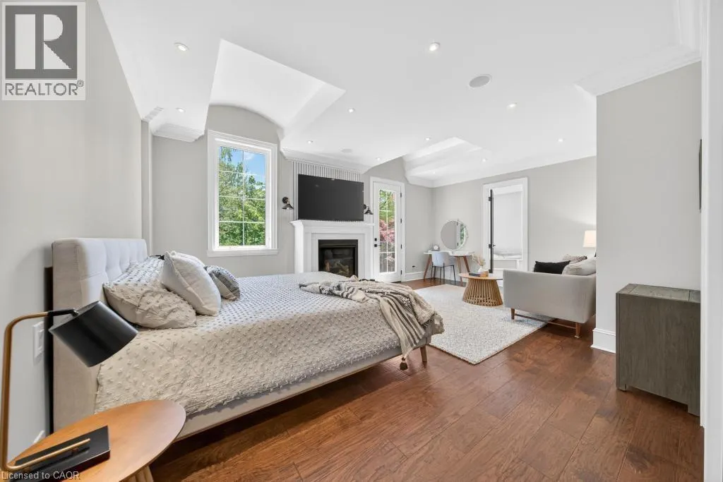 64 RAVINA Crescent