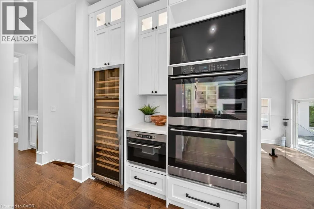 64 RAVINA Crescent
