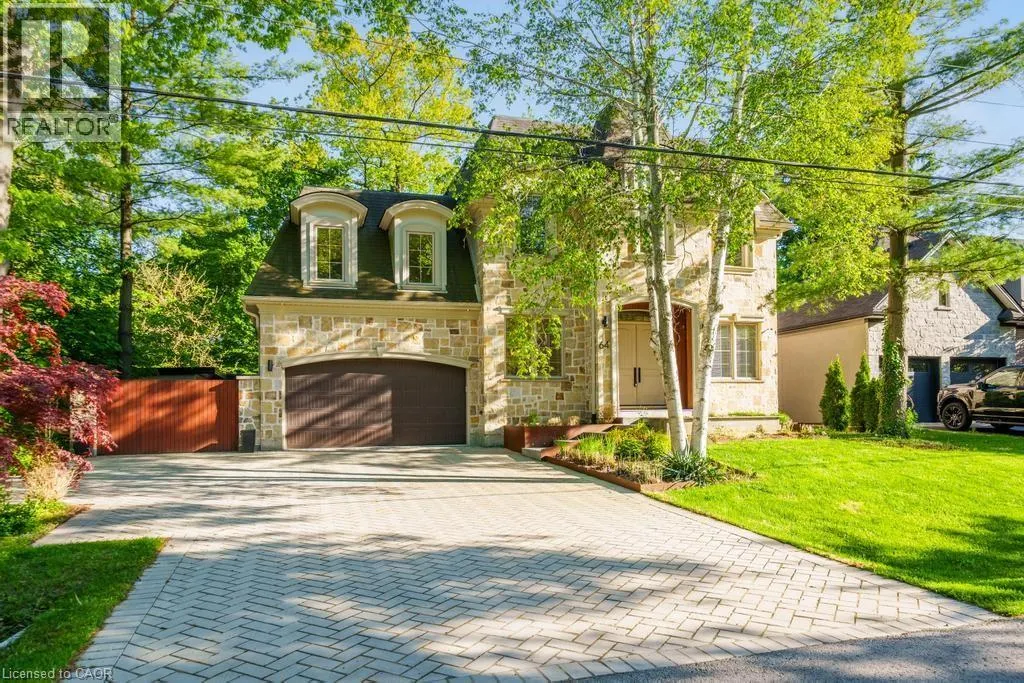 64 RAVINA Crescent