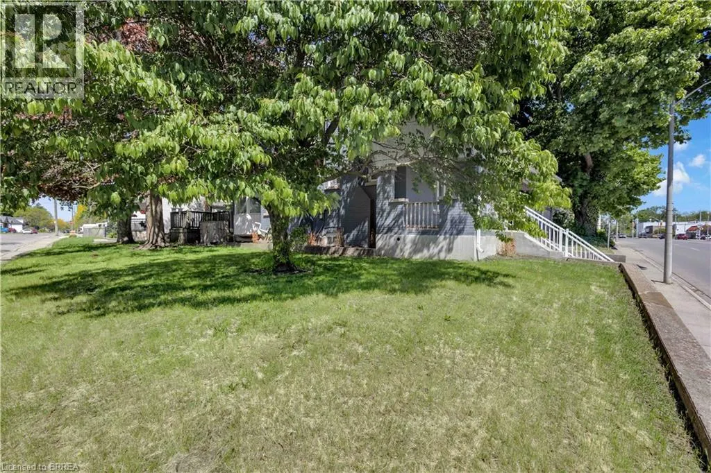 378 NORFOLK Street N