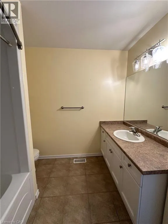 510 QUEENSWAY Street W Unit# 38 #38