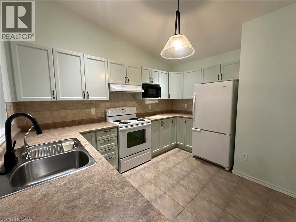 510 QUEENSWAY Street W Unit# 38 #38