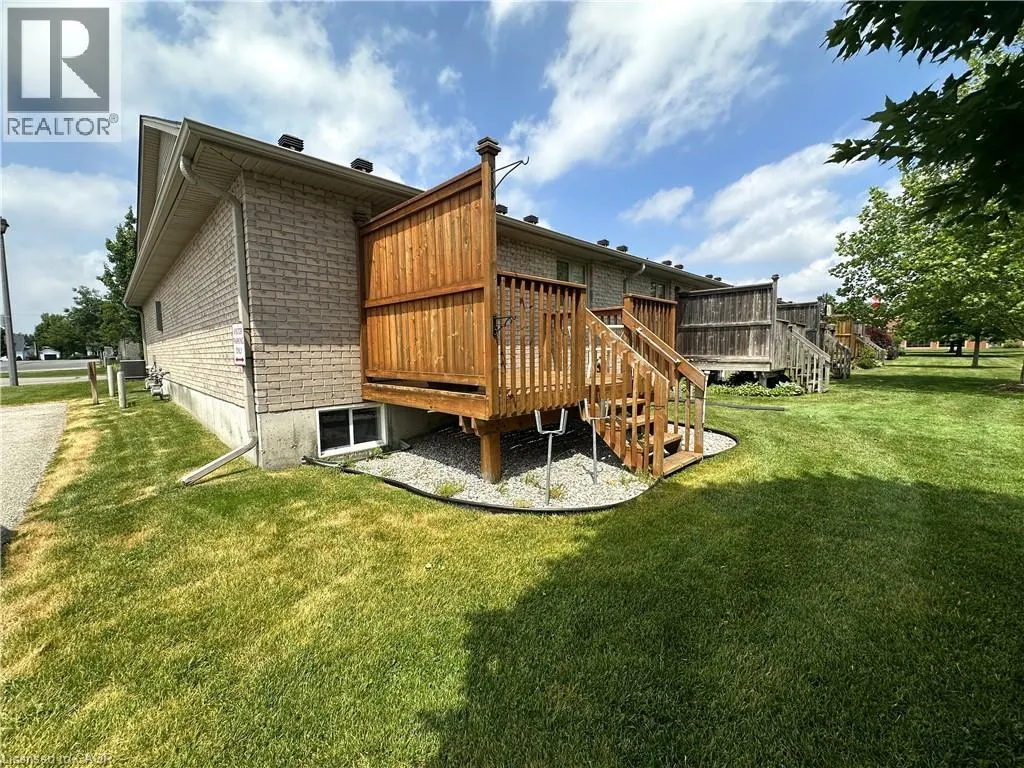 510 QUEENSWAY Street W Unit# 38 #38