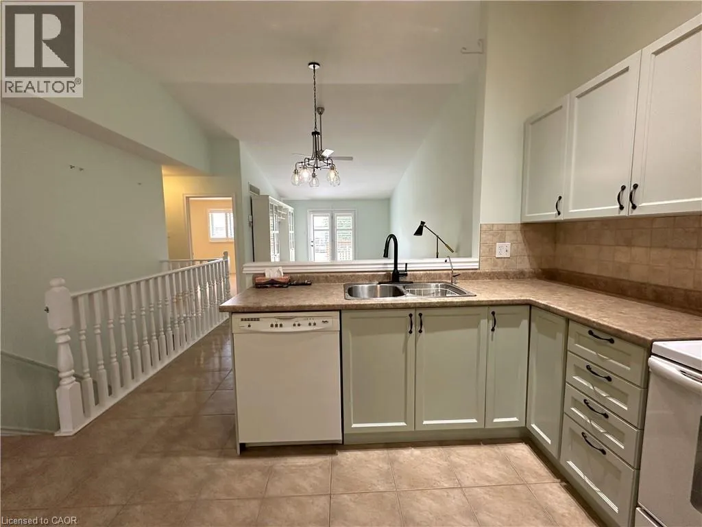 510 QUEENSWAY Street W Unit# 38 #38