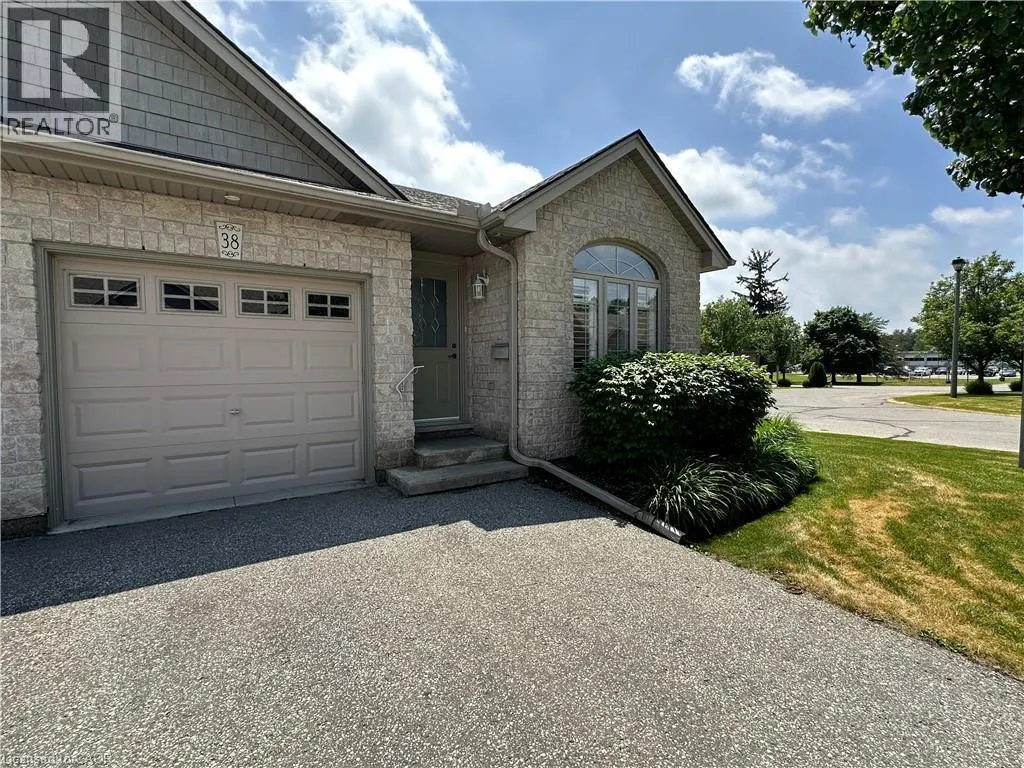 510 QUEENSWAY Street W Unit# 38 #38