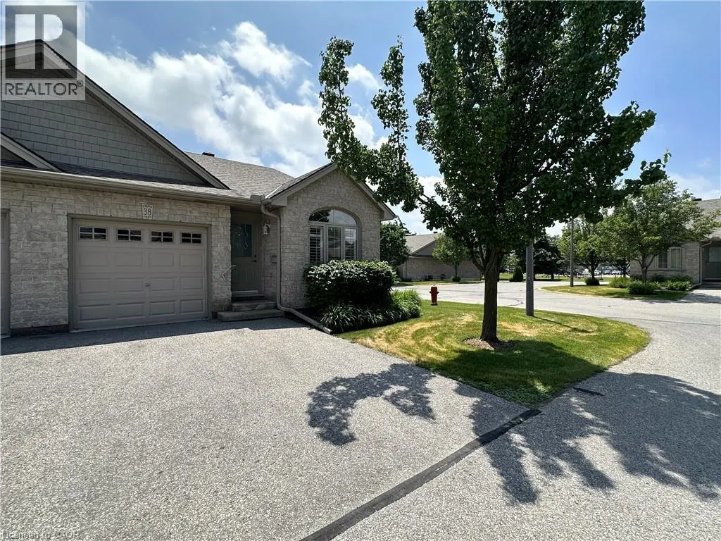 510 QUEENSWAY Street W Unit# 38 #38
