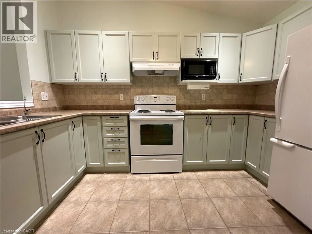510 QUEENSWAY Street W Unit# 38 #38