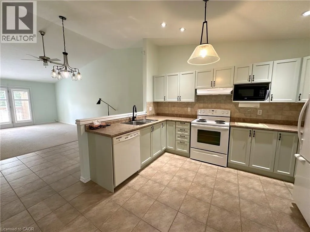510 QUEENSWAY Street W Unit# 38 #38
