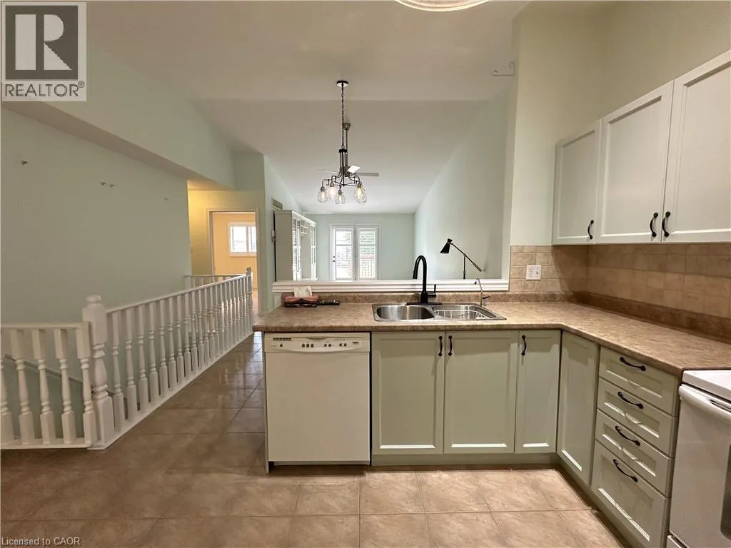 510 QUEENSWAY Street W Unit# 38 #38