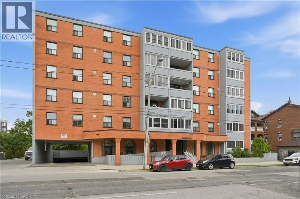23 MAIN Street Unit# 404 #404