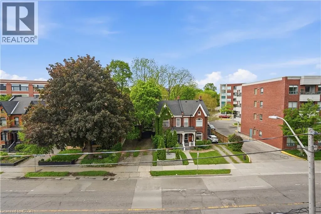 23 MAIN Street Unit# 404 #404