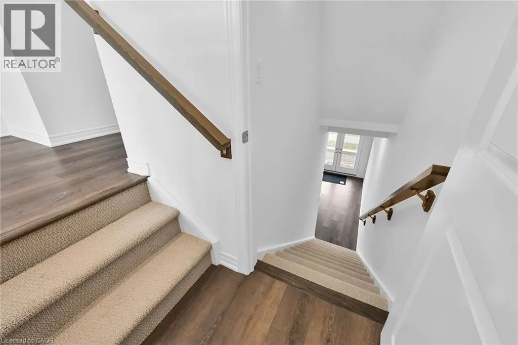120 COURT Drive Unit# 35 #35