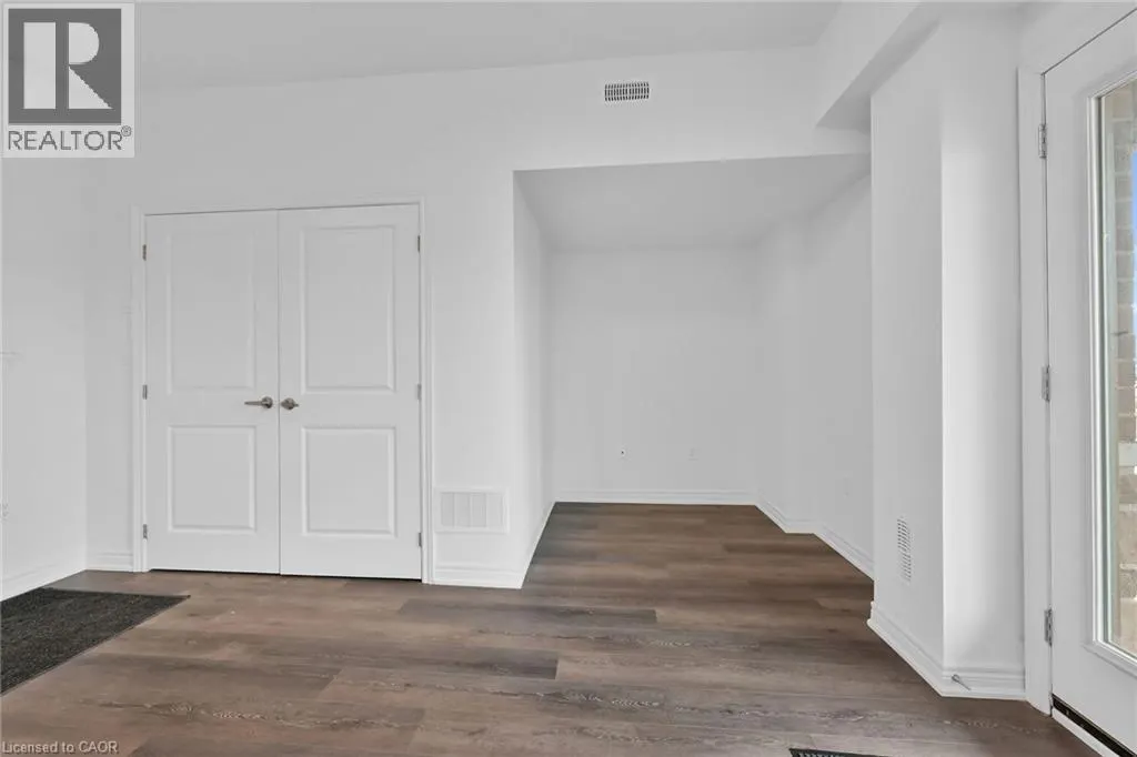 120 COURT Drive Unit# 35 #35
