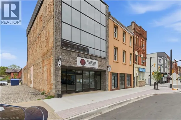389 DUNDAS Street