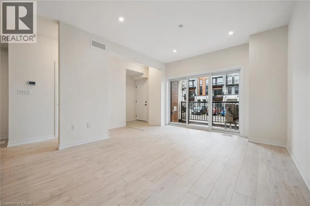 525 ERINBROOK Drive Unit# C052 #C052