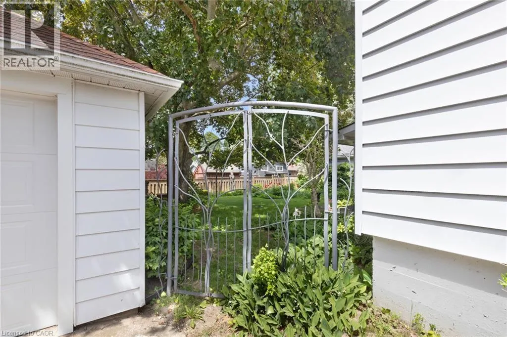 119 CHURCH Street E