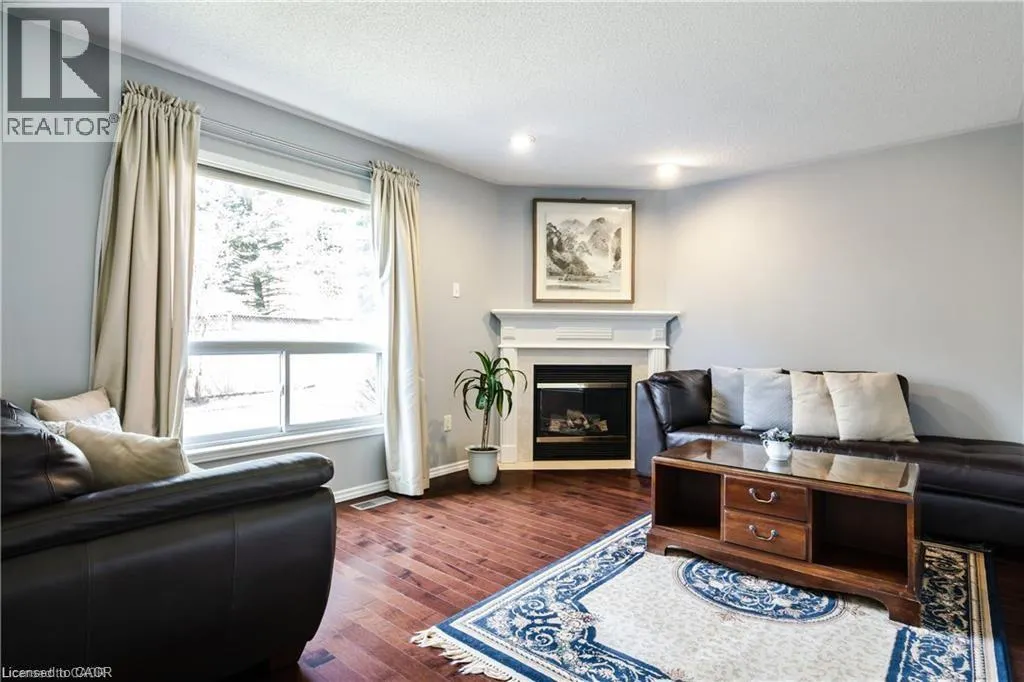 106 MOORE Crescent