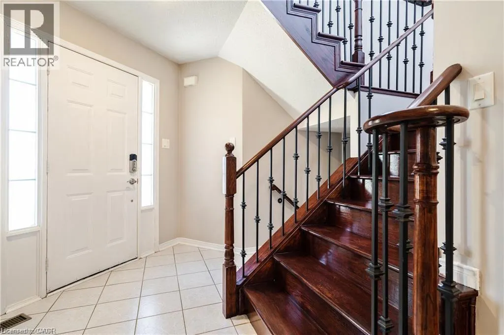 106 MOORE Crescent