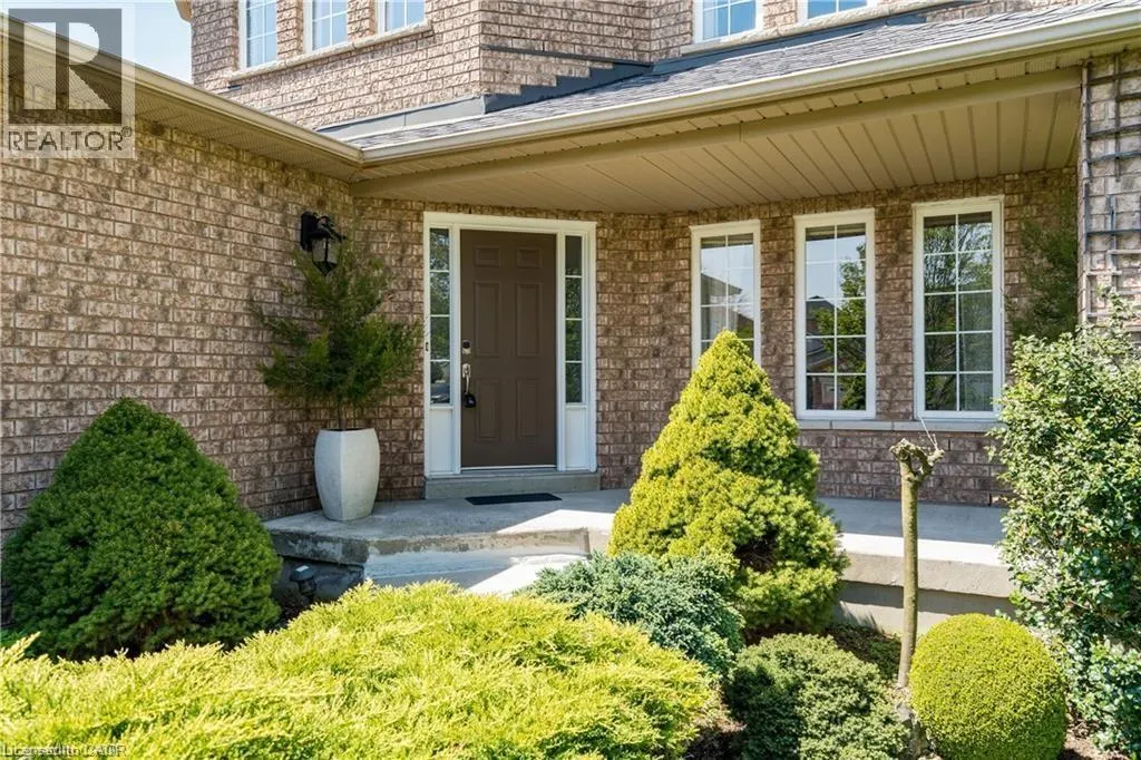 106 MOORE Crescent