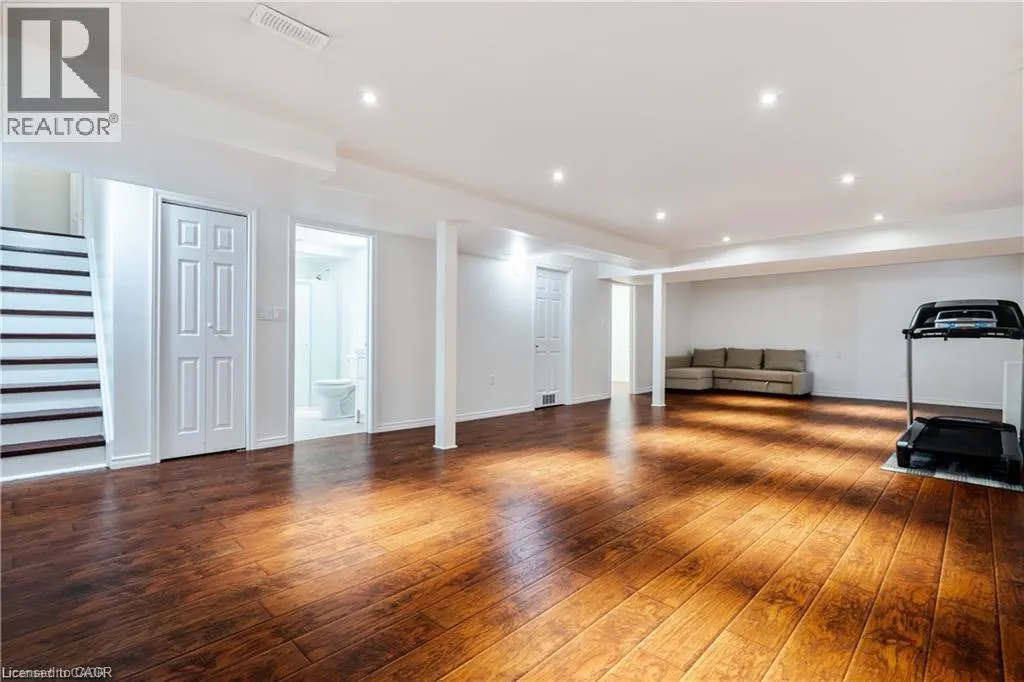 106 MOORE Crescent