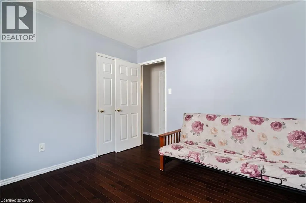 106 MOORE Crescent