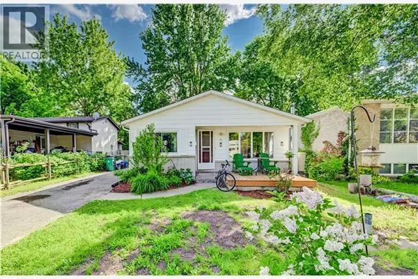 53 HELENE Crescent