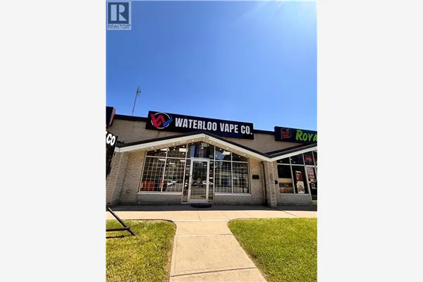 29 UNIVERSITY Avenue E