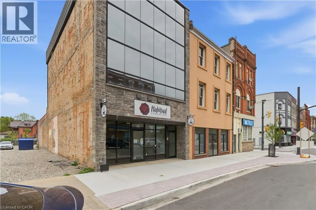 389 DUNDAS Street