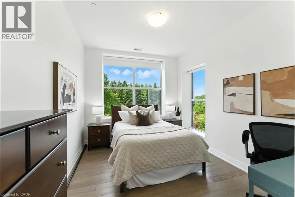 1880 GORDON Street Unit# 207 #207