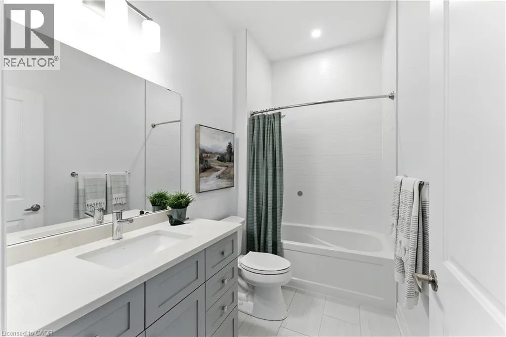 1880 GORDON Street Unit# 207 #207