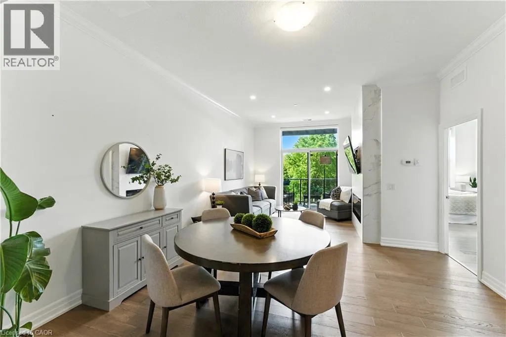1880 GORDON Street Unit# 207 #207