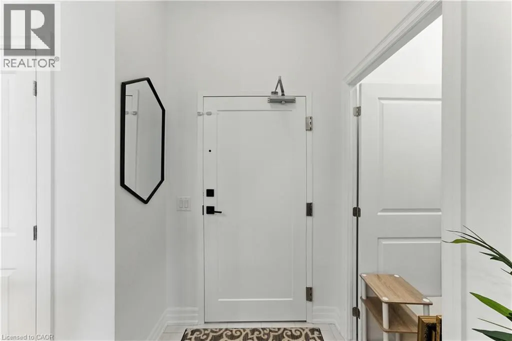 1880 GORDON Street Unit# 207 #207
