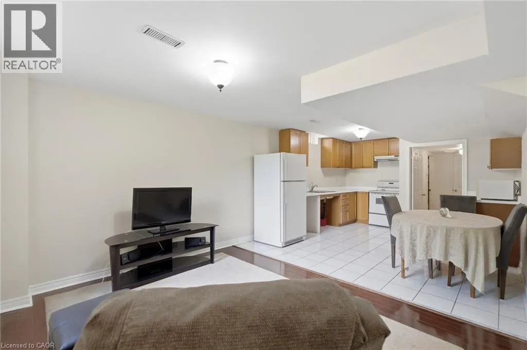 2205 SHAFTESBURY Court