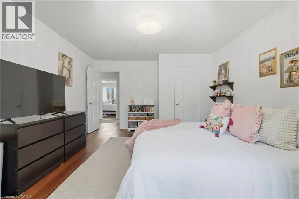 2205 SHAFTESBURY Court