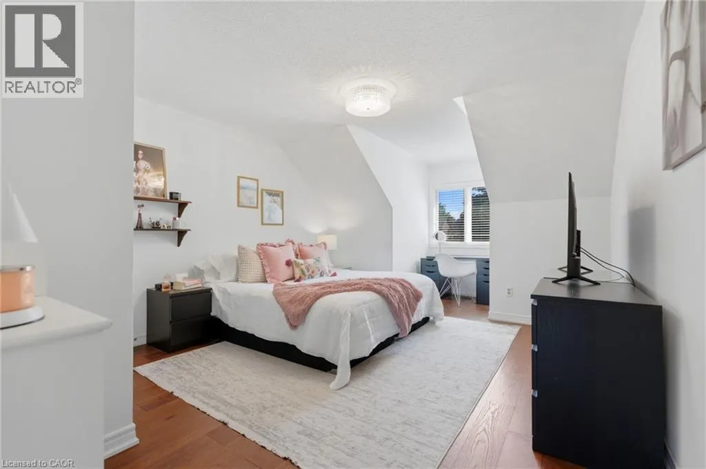 2205 SHAFTESBURY Court