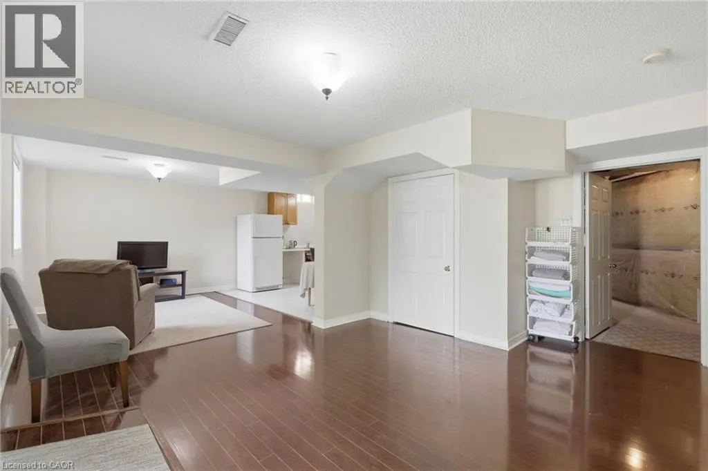 2205 SHAFTESBURY Court
