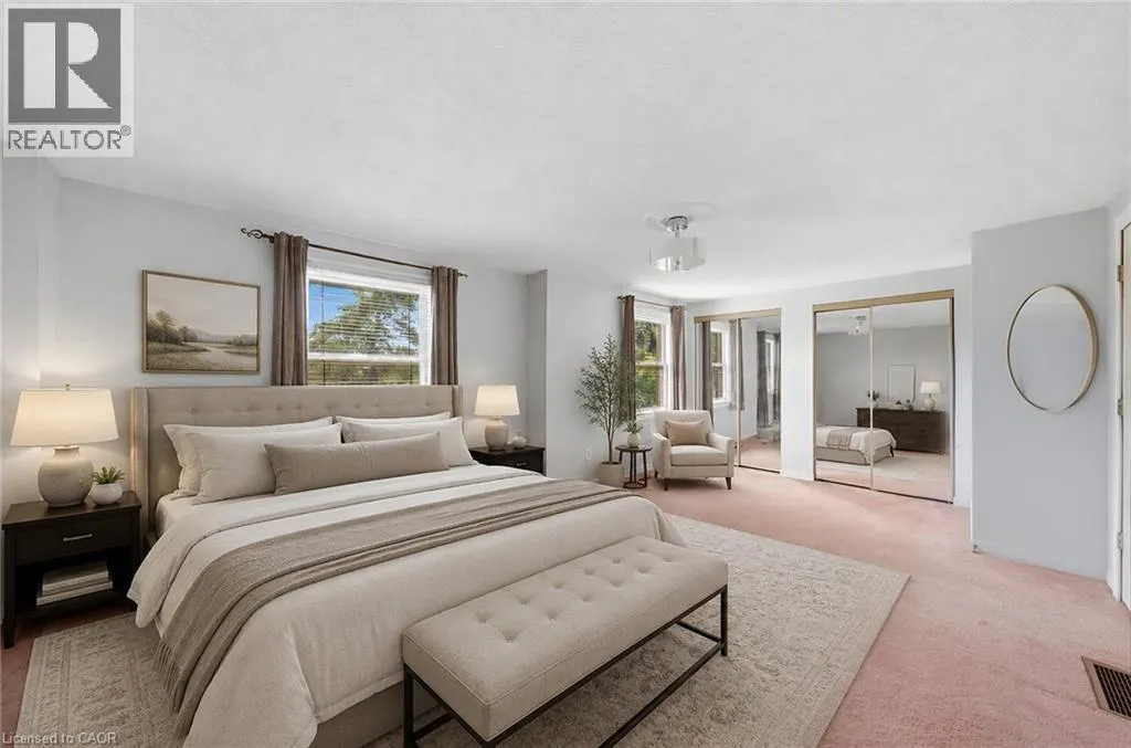 3 TWINOAKS Crescent