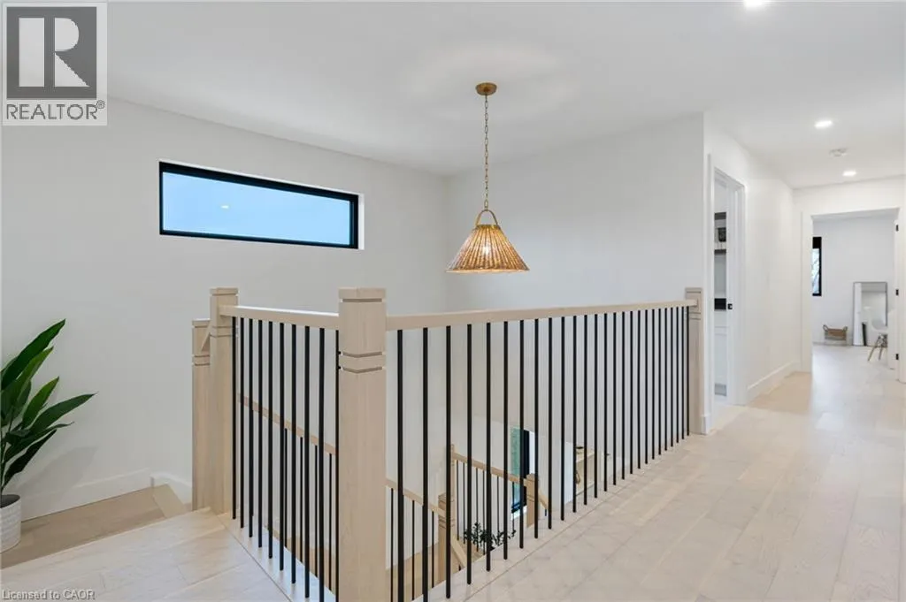 12 MACNEIL Court
