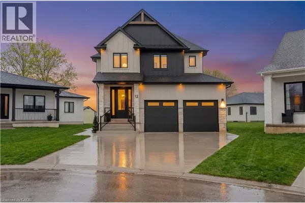 12 MACNEIL Court