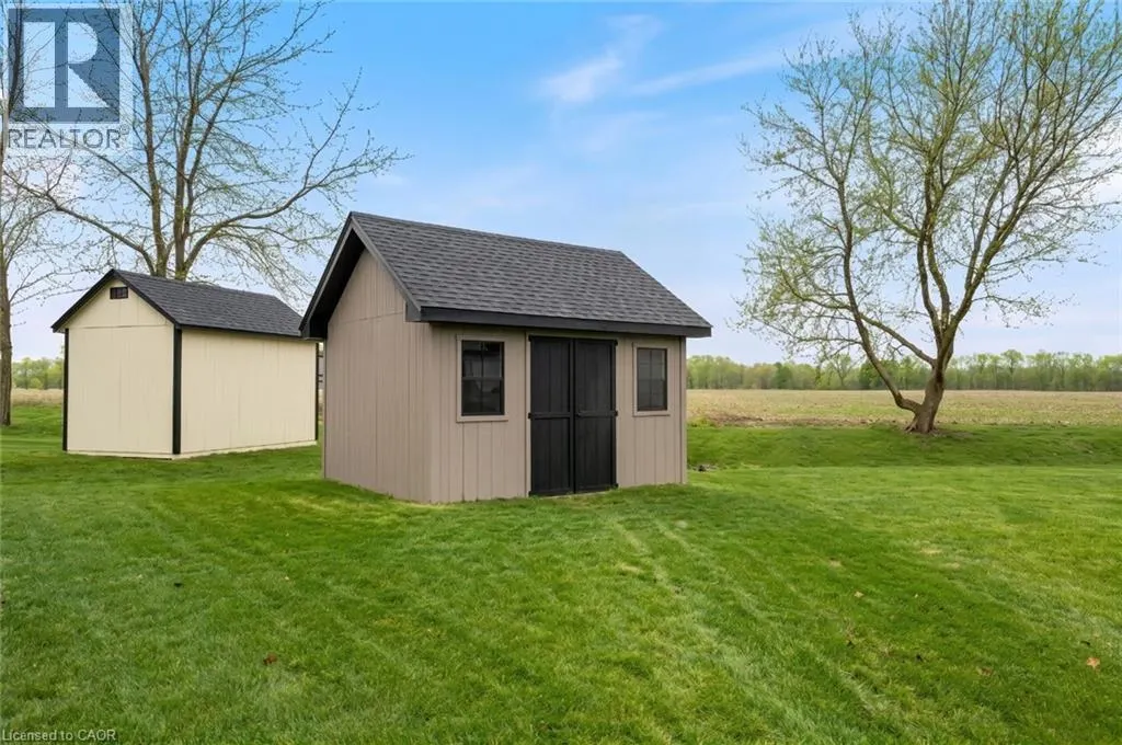 12 MACNEIL Court