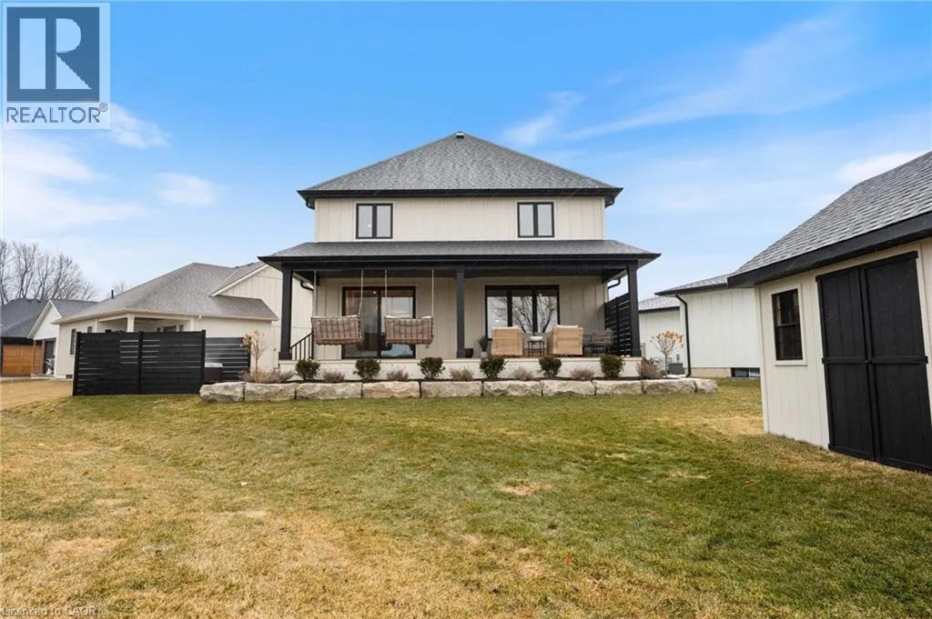 12 MACNEIL Court