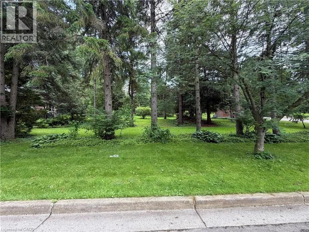 152 MCCALL Crescent
