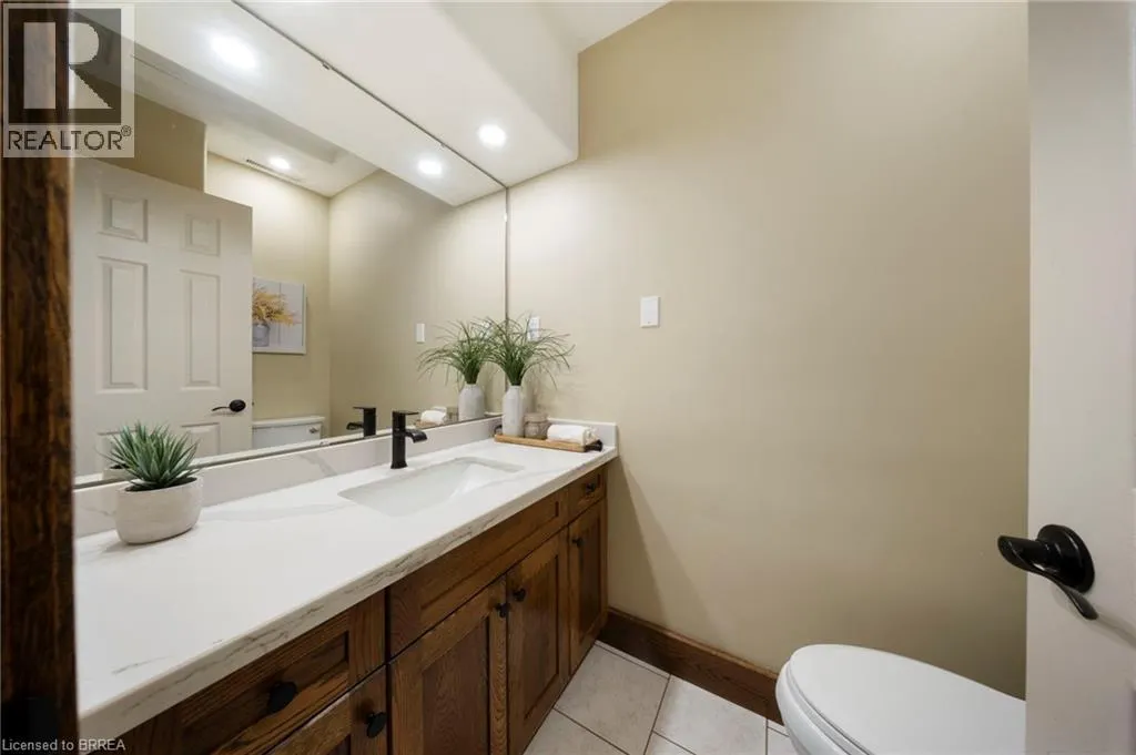 182 GOVERNORS Road E